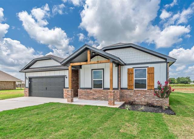 Property at 1020 Prairie Dr, Tuttle, OK 73089, 4 beds, 2 baths