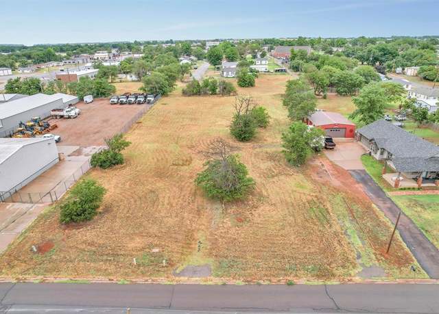 Property at 529 E 3rd St, Elk City, OK 73644