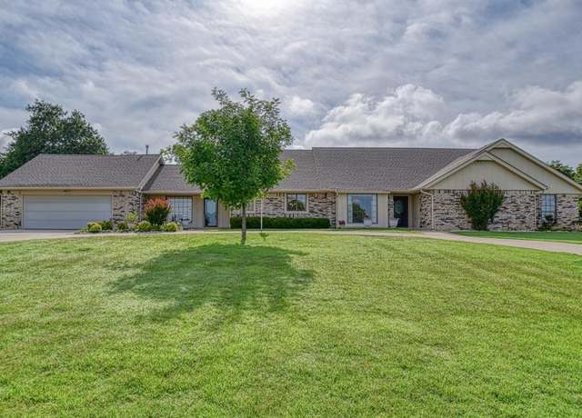 Property at 812 Country Ln, Midwest City, OK 73130, 4 beds, 3 baths