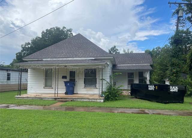 Property at 215 S Maple St, Guthrie, OK 73044, 2 beds, 1 bath