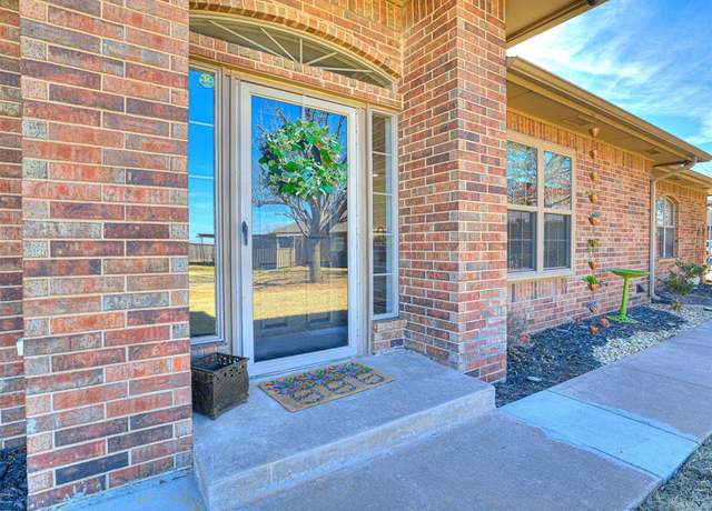 Property at 16136 Vintage Ct, Edmond, OK 73013, 3 beds, 2 baths