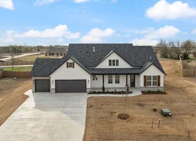 Property at 10638 Corbin Dr, Shawnee, OK 74804, 4 beds, 2.5 baths