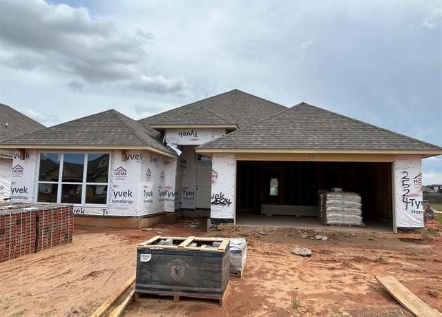 Property at 2524 NW 196th St, Edmond, OK 73012, 3 beds, 2 baths