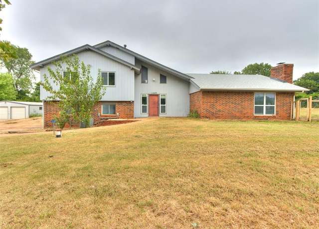 Property at 1409 Shelly Ln, Edmond, OK 73034, 3 beds, 2.5 baths