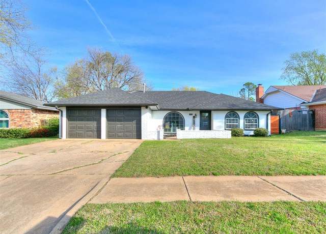 Property at 1911 Ridgewood Dr, Norman, OK 73071, 3 beds, 2 baths