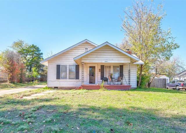 Property at 1414 S 11th St, Chickasha, OK 73018, 3 beds, 2 baths