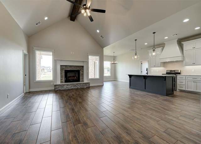 Property at 10400 SW 49th St, Mustang, OK 73064, 4 beds, 3 baths