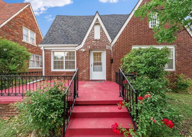 Property at 905 NE 21st St, Oklahoma City, OK 73105, 3 beds, 1.5 baths