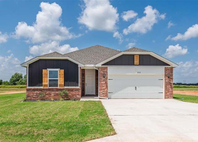 Property at 1018 Prairie Dr, Tuttle, OK 73089, 3 beds, 2 baths