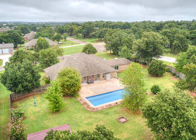 Property at 4851 Sweetwater Dr, Guthrie, OK 73044, 4 beds, 2 baths