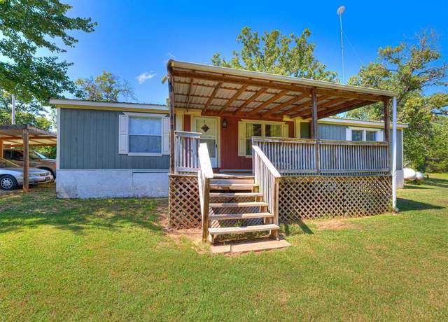 Property at 901 Red Rock Rd, Norman, OK 73026, 3 beds, 2 baths