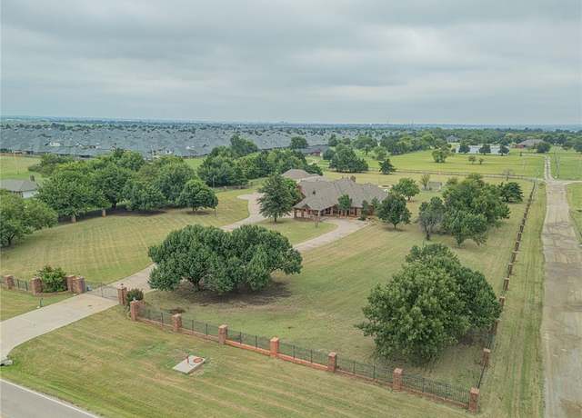 Property at 520 SW 164th St, Oklahoma City, OK 73170, 6 beds, 6 baths