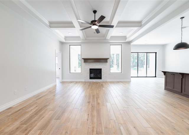 Property at 14001 Birch Ln, Edmond, OK 73049, 5 beds, 3.5 baths