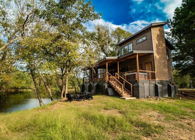 Property at 482 Retreat Loop, Broken Bow, OK 74728, 4 beds, 4 baths