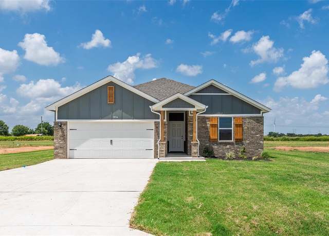 Property at 1016 Prairie Dr, Tuttle, OK 73089, 4 beds, 2 baths