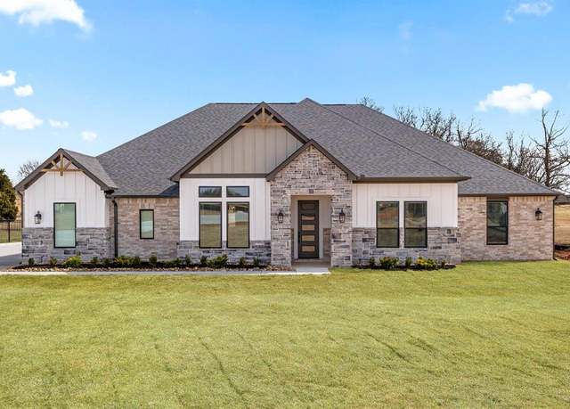 Property at 2215 Winter Creek Blvd, Blanchard, OK 73010, 5 beds, 3 baths