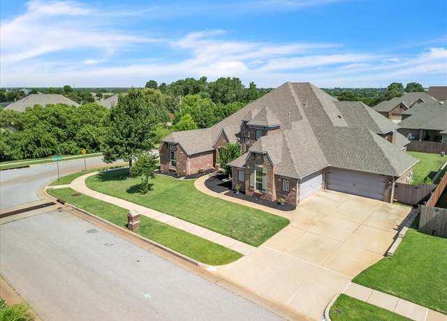 Property at 9329 SW 30th St, Oklahoma City, OK 73179, 4 beds, 3 baths