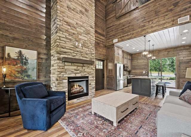 Property at 102 Crooked Stick Trl, Broken Bow, OK 74728, 2 beds, 2.5 baths