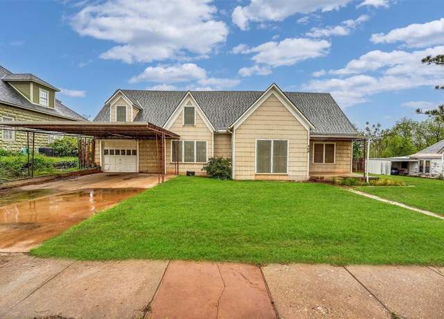 Property at 406 N 4th St, Sayre, OK 73662, 4 beds, 2.5 baths
