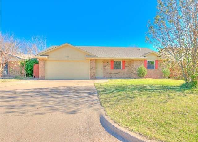 Property at 1232 Glenwood Dr, Moore, OK 73160, 3 beds, 2 baths