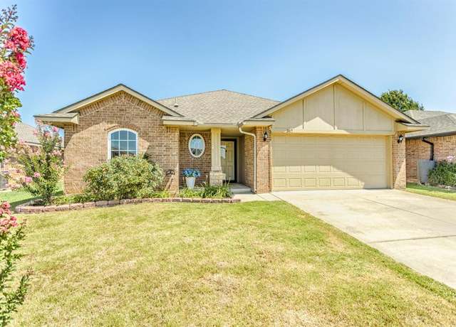 Property at 317 Tecumseh Meadows Dr, Norman, OK 73069, 3 beds, 2 baths