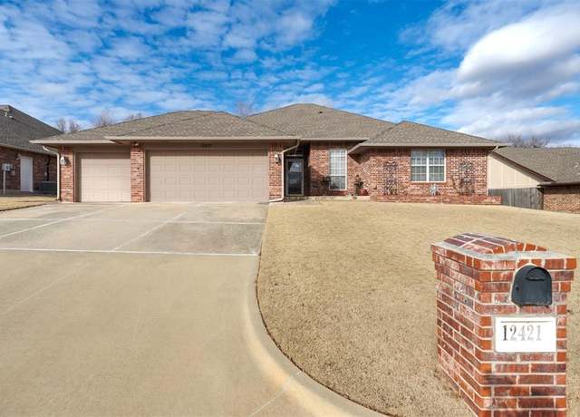 Property at 12421 Sussex Rd, Midwest City, OK 73130, 3 beds, 2 baths