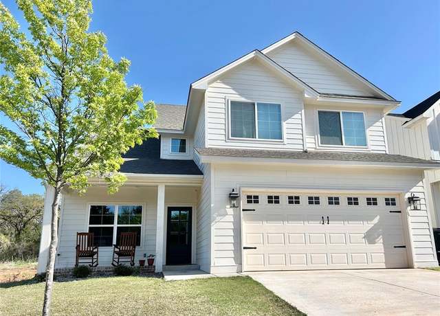 Property at 321 E 8th St, Arcadia, OK 73007, 4 beds, 3 baths