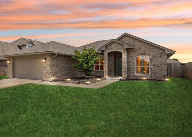 Property at 7736 Windstone Dr, Oklahoma City, OK 73132, 3 beds, 2 baths