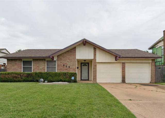 Property at 809 N Southminster St, Moore, OK 73160, 3 beds, 2 baths