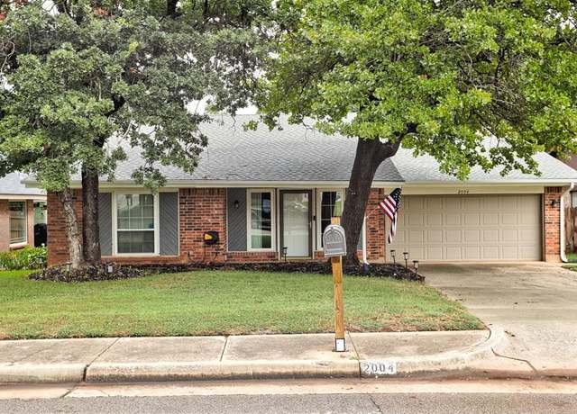 Property at 2004 Pine Oak Dr, Edmond, OK 73013, 3 beds, 2 baths