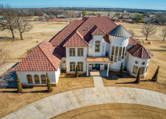 Property at 7 Country Club Rd, Shawnee, OK 74801, 4 beds, 4.5 baths