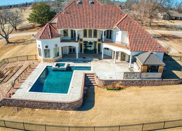 Property at 7 Country Club Rd, Shawnee, OK 74801, 4 beds, 4.5 baths