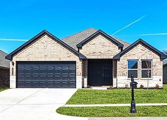 Property at 2900 Ember Dr, Oklahoma City, OK 73099, 3 beds, 2 baths
