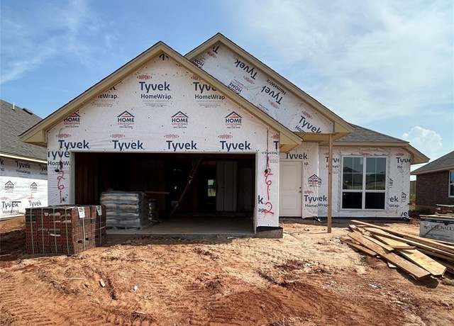 Property at 12612 NW 137th St, Piedmont, OK 73078, 4 beds, 2 baths