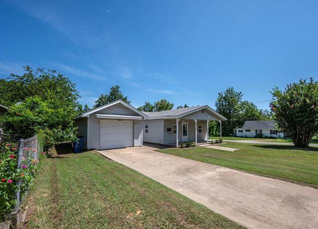 Property at 601 W Main St, Tecumseh, OK 74873, 2 beds, 2 baths