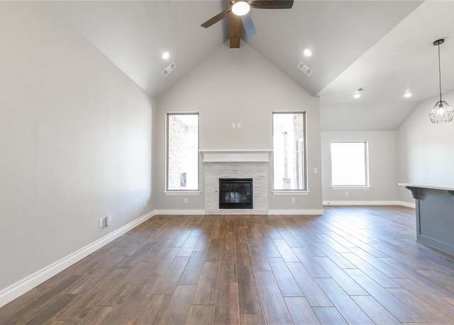 Property at 12405 SW 30th St, Yukon, OK 73099, 4 beds, 3 baths