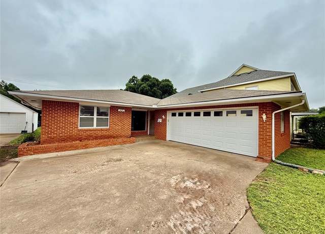 Property at 617 S 9th St, Kingfisher, OK 73750, 3 beds, 2 baths