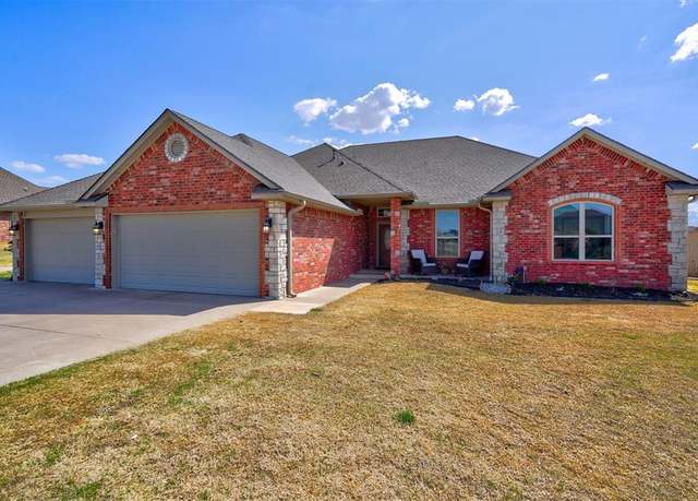 Property at 4672 Hollycrest Ln, Edmond, OK 73025, 4 beds, 2 baths