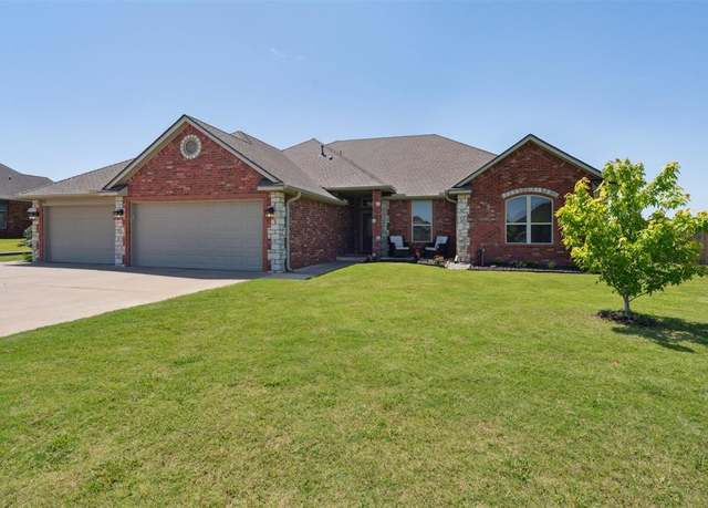 Property at 4672 Hollycrest Ln, Edmond, OK 73025, 4 beds, 2 baths