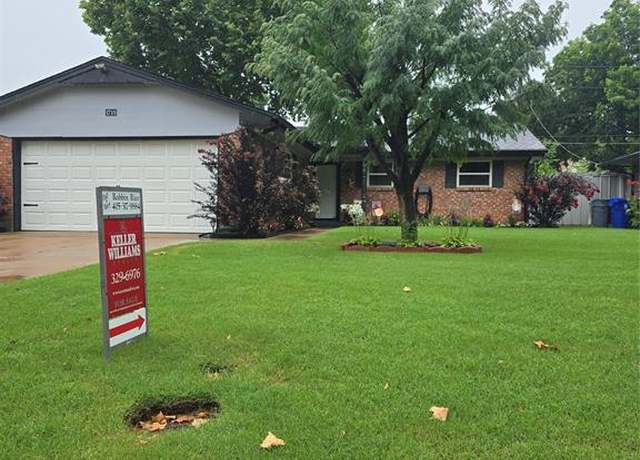 Property at 1713 Canterbury St, Norman, OK 73069, 3 beds, 2 baths