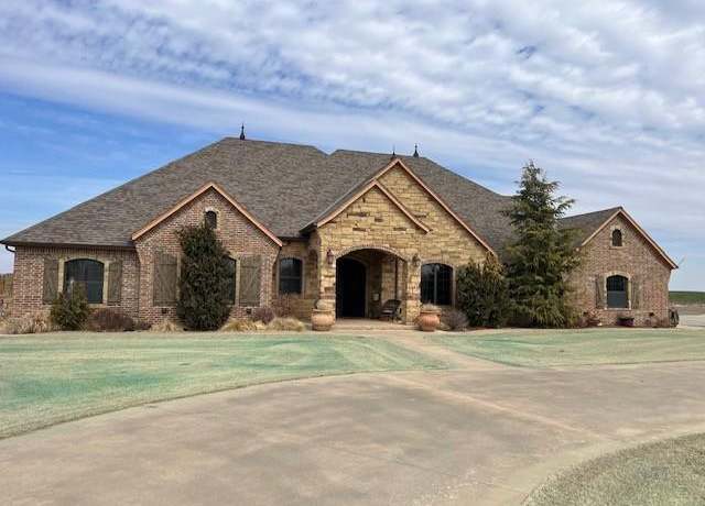 Property at 3601 W Country Clb, Elk City, OK 73644, 4 beds, 3.5 baths