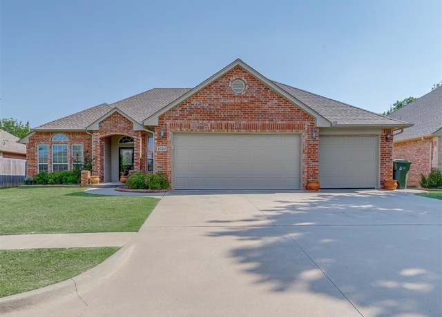 Property at 4020 Dornoch Ln, Norman, OK 73072, 3 beds, 2 baths