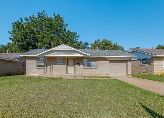 Property at 1115 Berwyck St, Moore, OK 73160, 3 beds, 1 bath