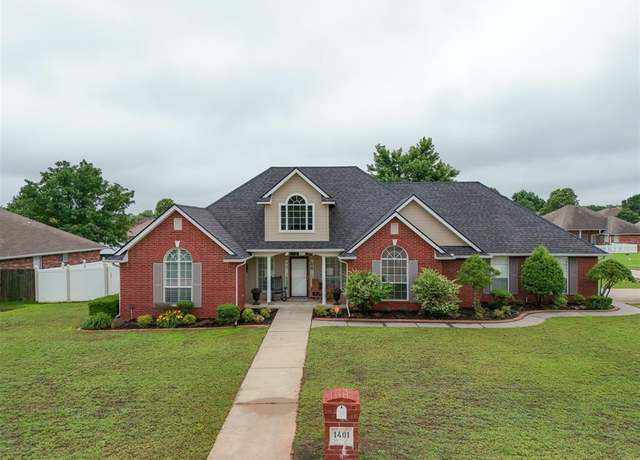 Property at 1401 Berkshire Pl, Shawnee, OK 74804, 3 beds, 2 baths