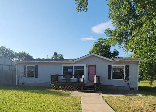 Property at 705 W Locust St, Tecumseh, OK 74873, 3 beds, 2 baths