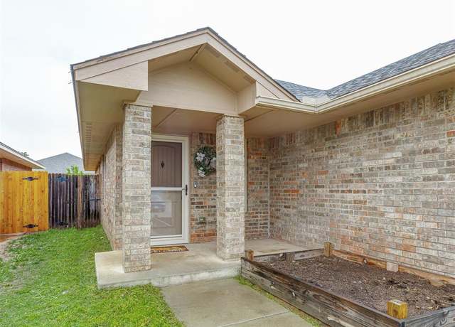 Property at 19725 Serenade Way, Edmond, OK 73012, 3 beds, 2 baths
