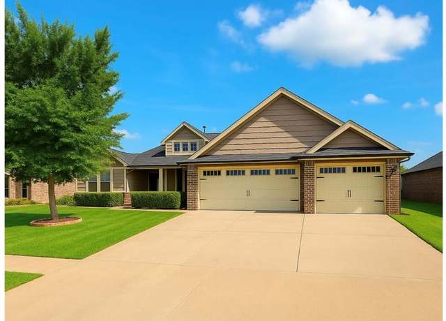Property at 9112 NW 92nd St, Yukon, OK 73099, 3 beds, 2 baths