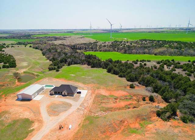 Property at 23868 E 920 Rd, Thomas, OK 73669, 4 beds, 3 baths