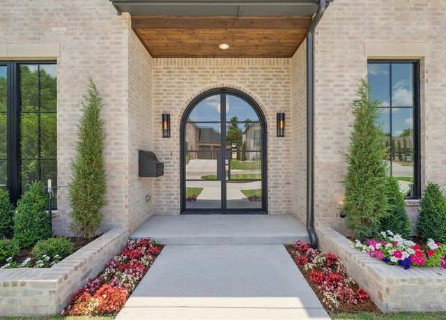 Property at 2716 W Country Club Dr, Oklahoma City, OK 73116, 4 beds, 4.5 baths
