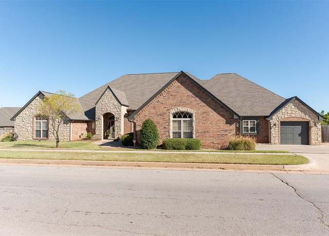 Property at 18712 Scarlet Oak Ln, Edmond, OK 73012, 4 beds, 3.5 baths